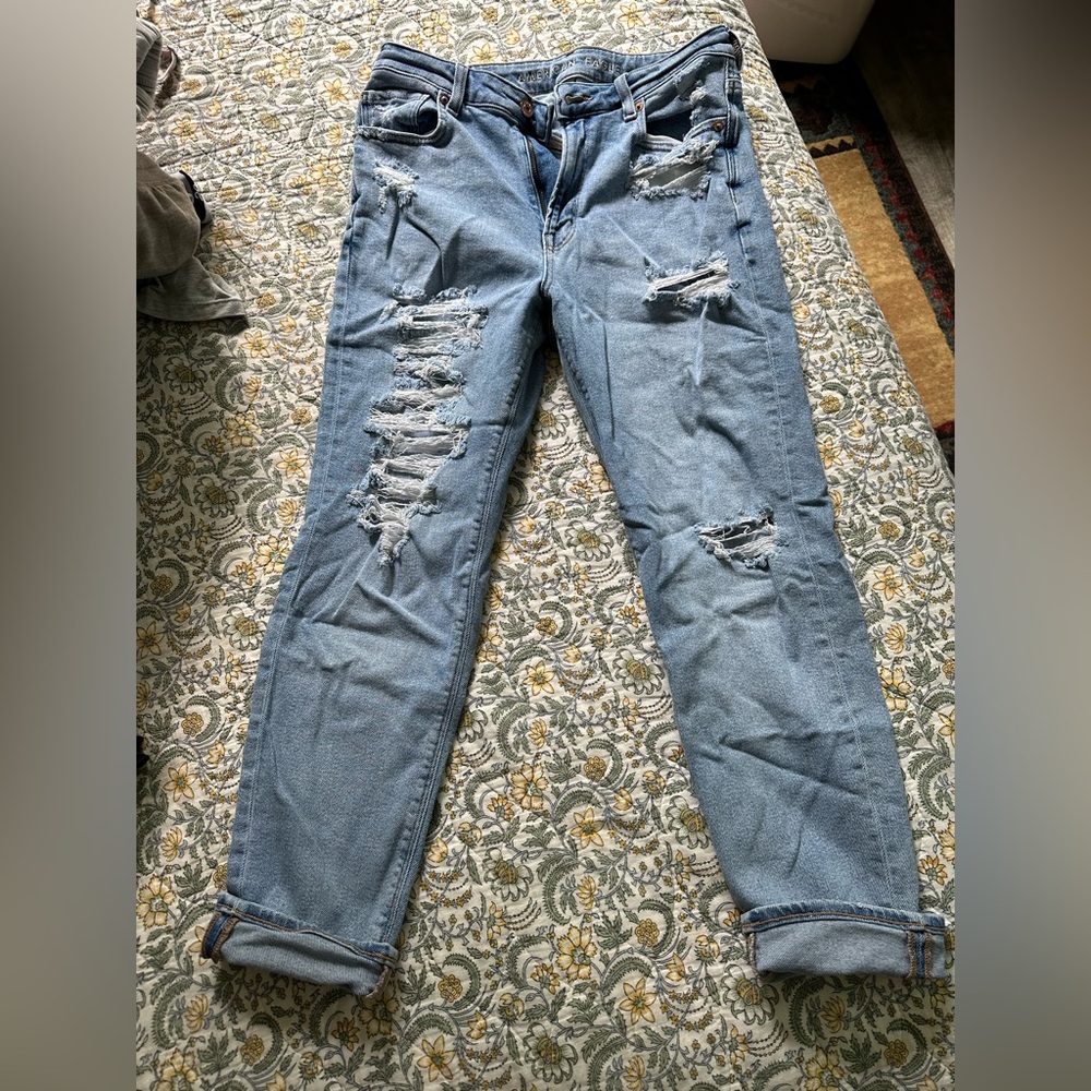 American Eagle Outfitters Light Blue Distressed Boyfriend Jeans